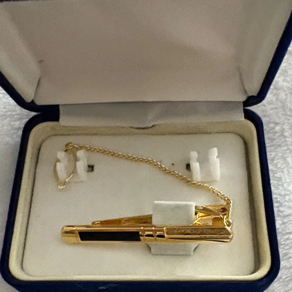 Gold Tie Clip with Chain - Picture 2 of 3